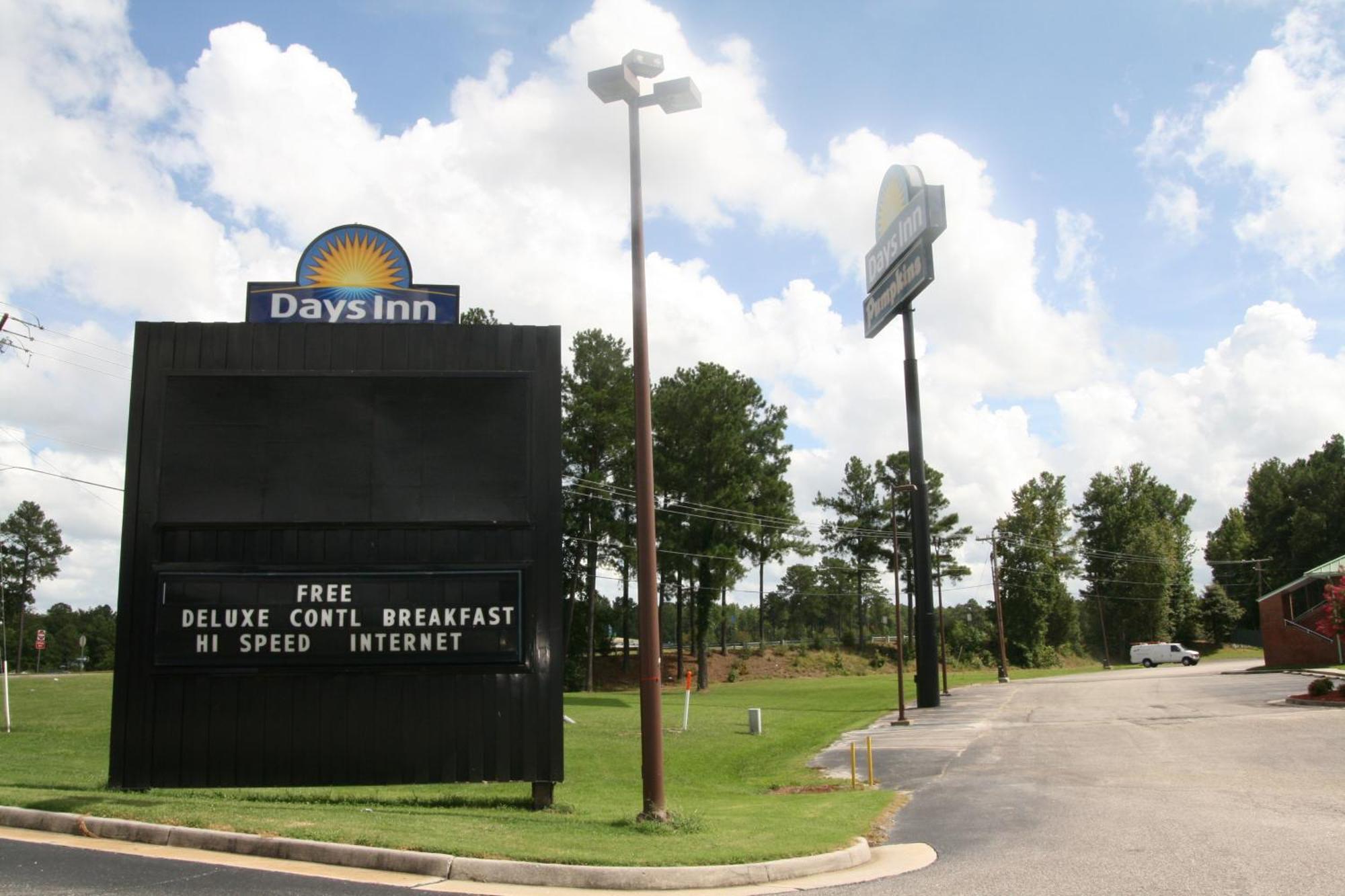 Days Inn By Wyndham Petersburg/South Fort Lee מראה חיצוני תמונה