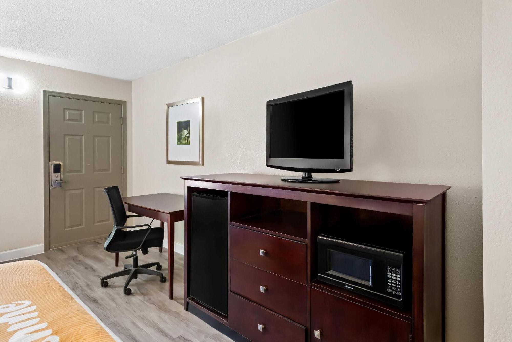 Days Inn By Wyndham Petersburg/South Fort Lee מראה חיצוני תמונה