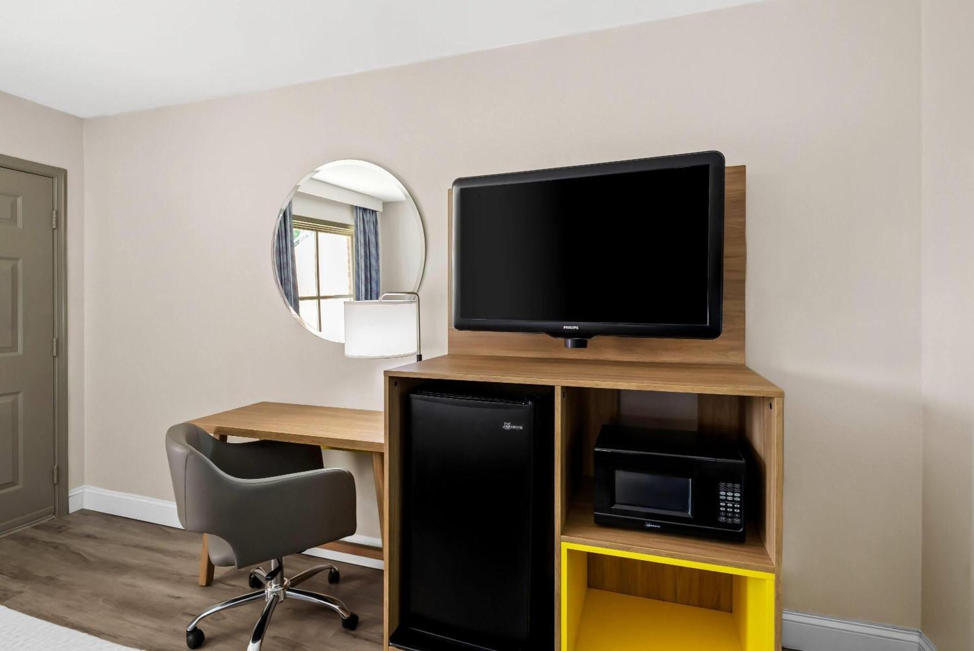 Days Inn By Wyndham Petersburg/South Fort Lee מראה חיצוני תמונה