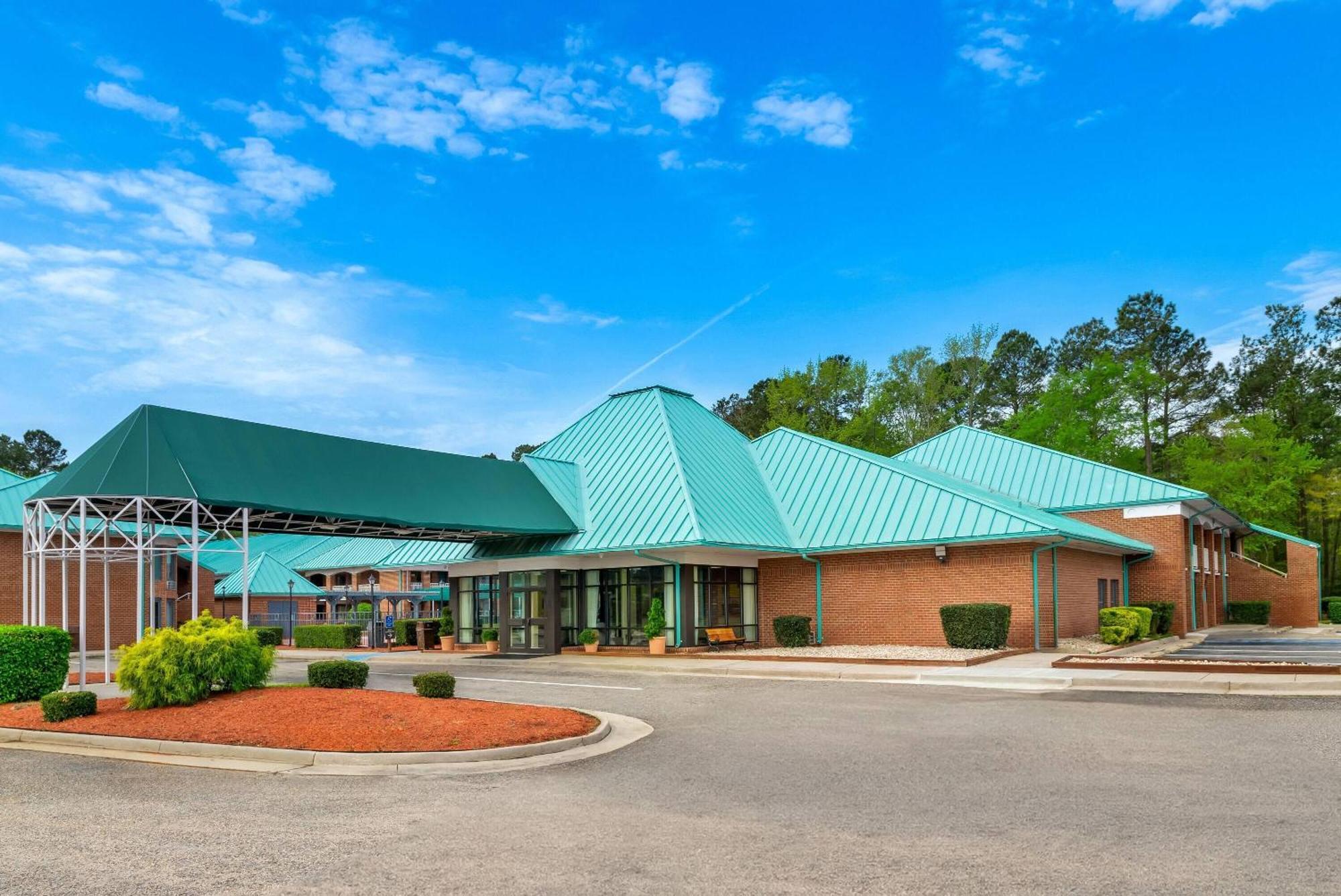 Days Inn By Wyndham Petersburg/South Fort Lee מראה חיצוני תמונה